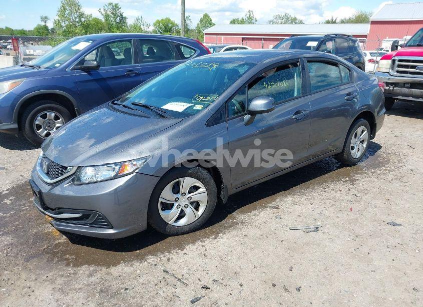 Photo 2 of 2013 Honda Civic LX (VIN 19XFB2F55DE092870)
