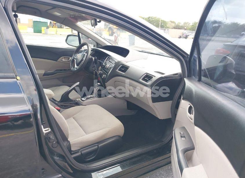 Photo 5 of 2013 Honda Civic LX (VIN 19XFB2F55DE205006)