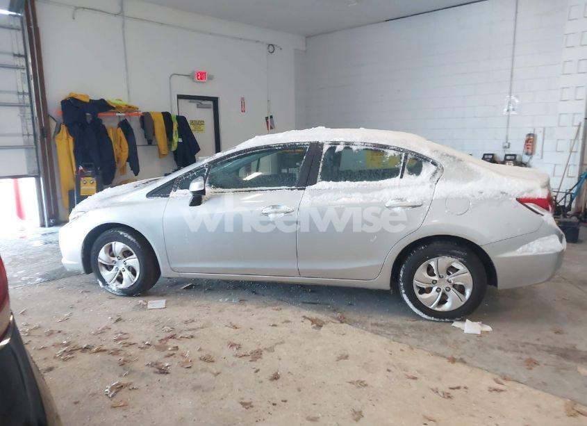 Photo 14 of 2013 Honda Civic LX (VIN 19XFB2F55DE254447)