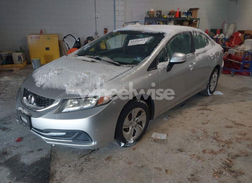 Photo 2 of 2013 Honda Civic LX (VIN 19XFB2F55DE254447)
