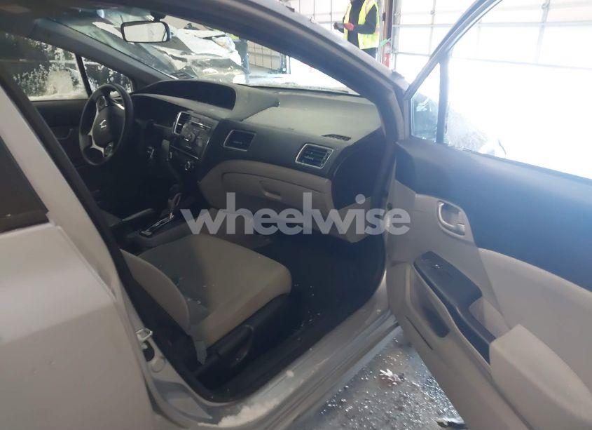 Photo 5 of 2013 Honda Civic LX (VIN 19XFB2F55DE254447)