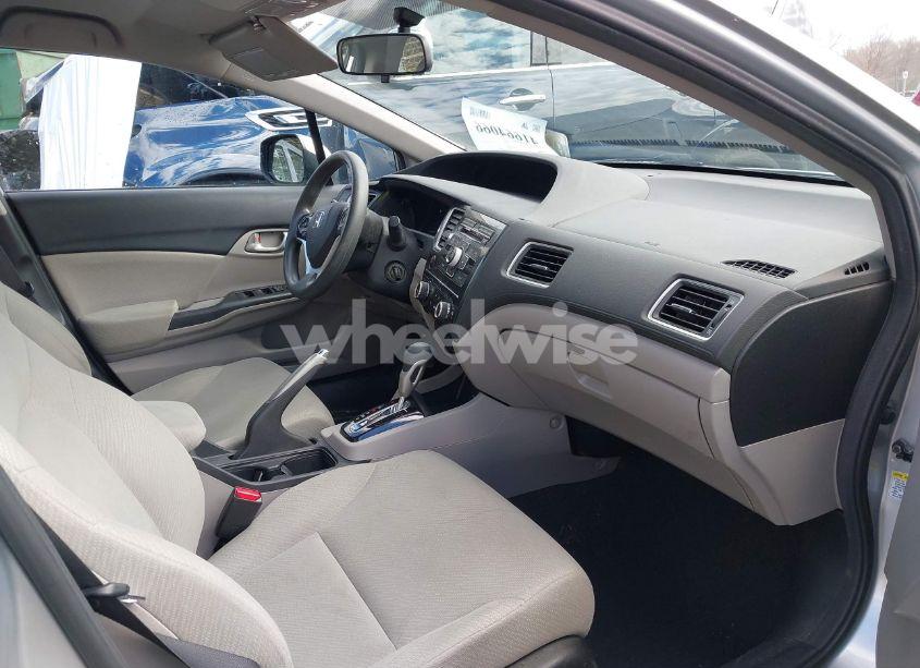 Photo 5 of 2013 Honda Civic LX (VIN 19XFB2F55DE272866)