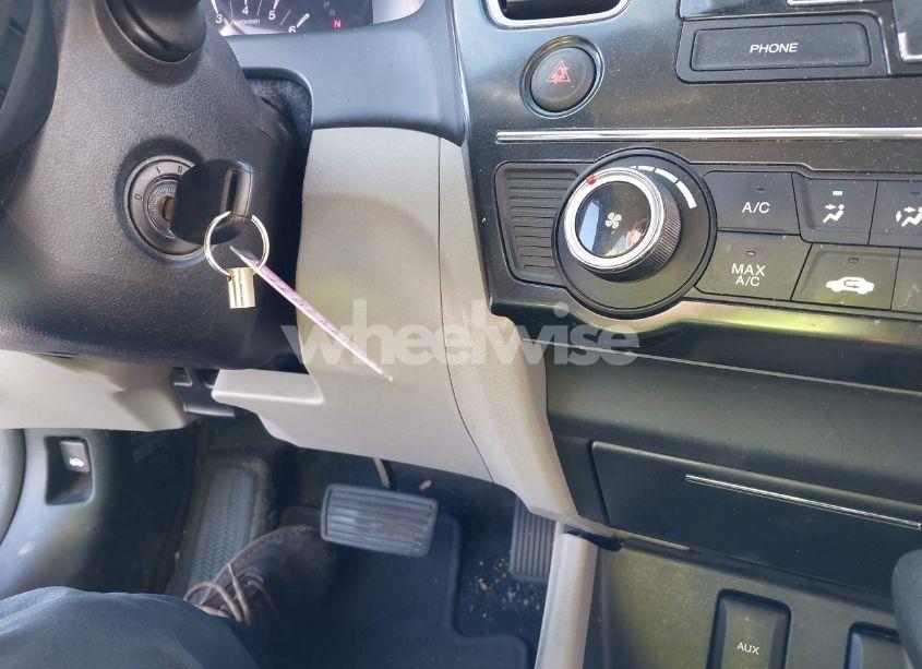 Photo 11 of 2013 Honda Civic LX (VIN 19XFB2F55DE273418)