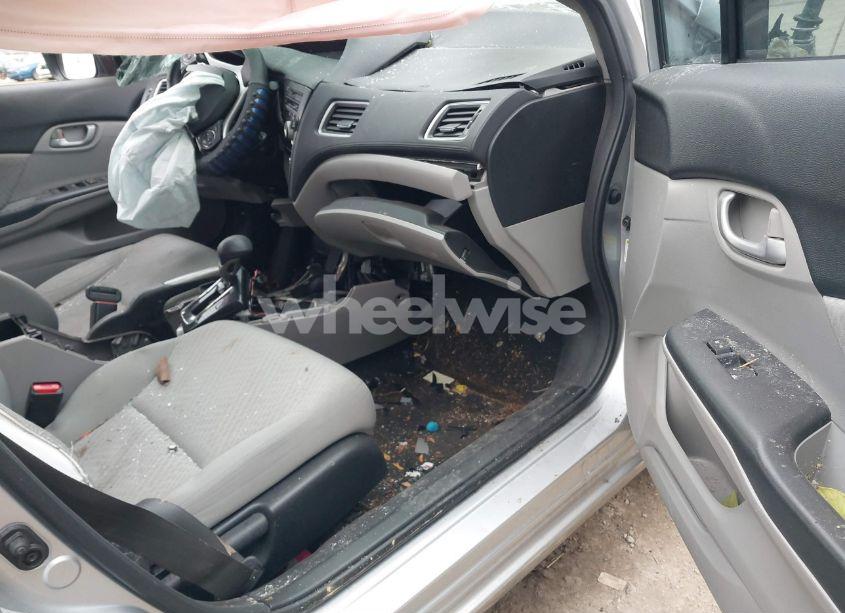 Photo 5 of 2014 Honda Civic LX (VIN 19XFB2F55EE210725)