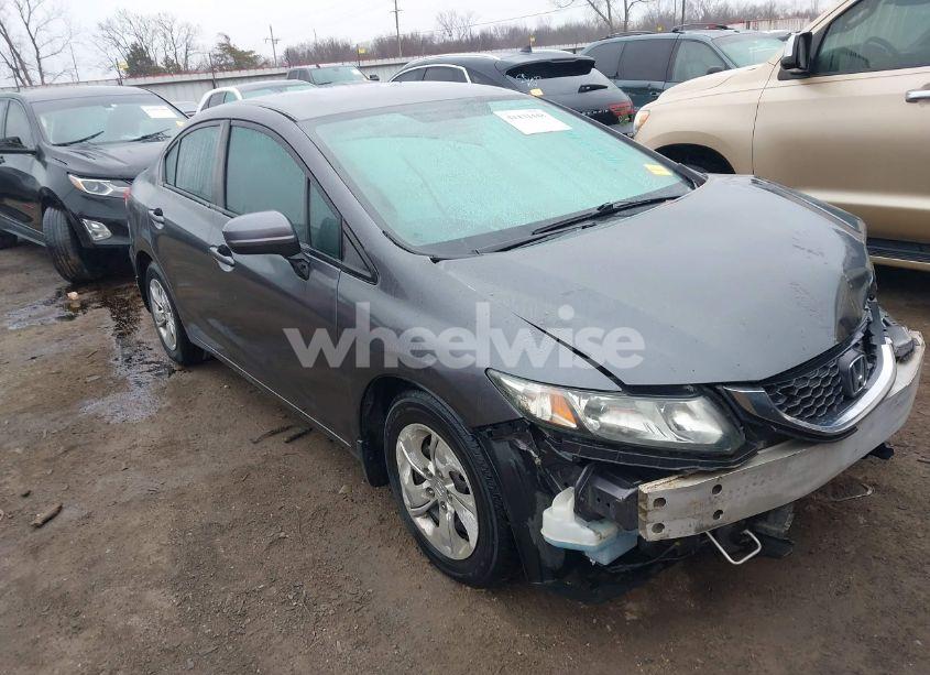 2015 Honda Civic LX (VIN 19XFB2F55FE019355) main photo