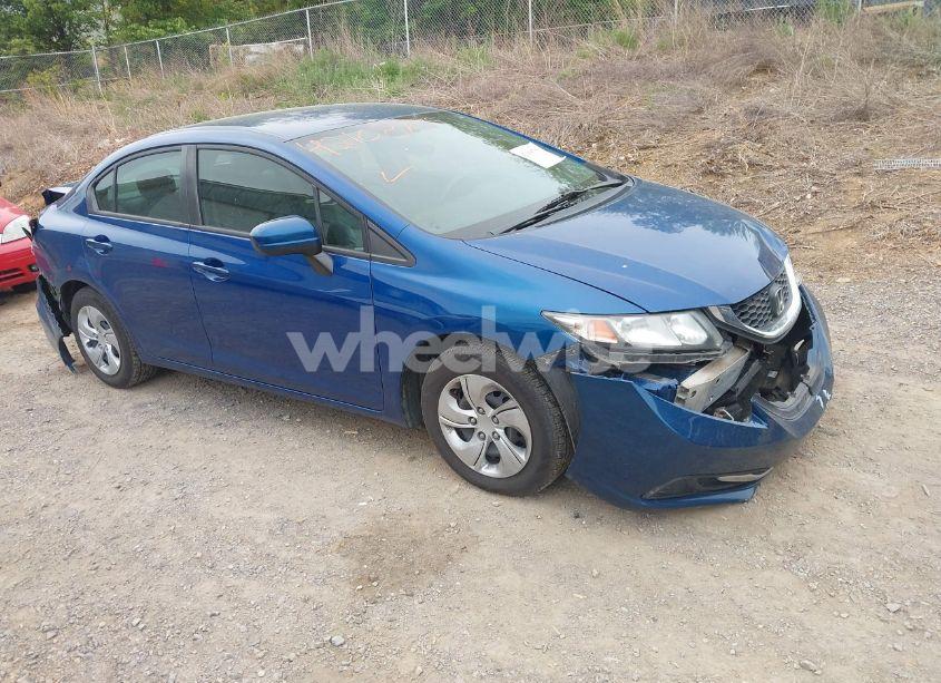 2015 Honda Civic LX (VIN 19XFB2F55FE025351) main photo