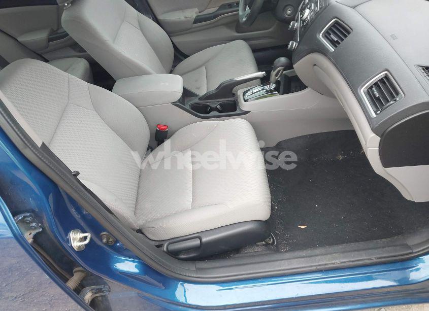 Photo 5 of 2015 Honda Civic LX (VIN 19XFB2F55FE025351)