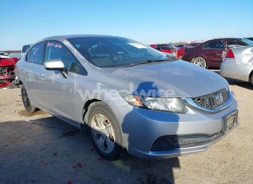2015 Honda Civic LX (VIN 19XFB2F55FE027777) main photo