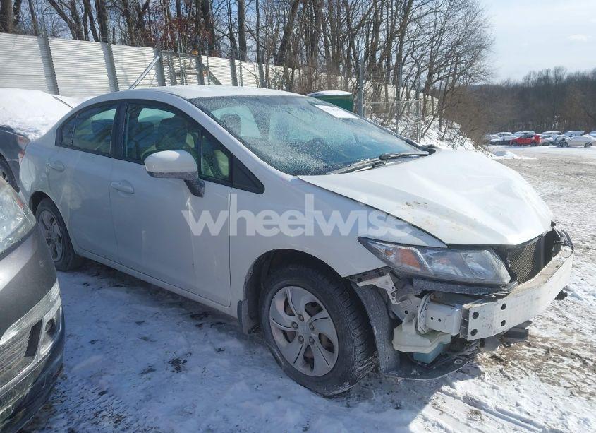 2015 Honda Civic LX (VIN 19XFB2F55FE204926) main photo