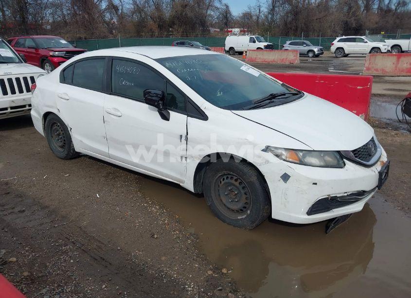 2015 Honda Civic LX (VIN 19XFB2F55FE216431) main photo