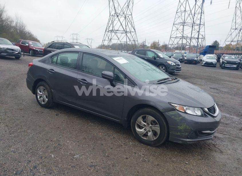 2015 Honda Civic LX (VIN 19XFB2F55FE283322) main photo