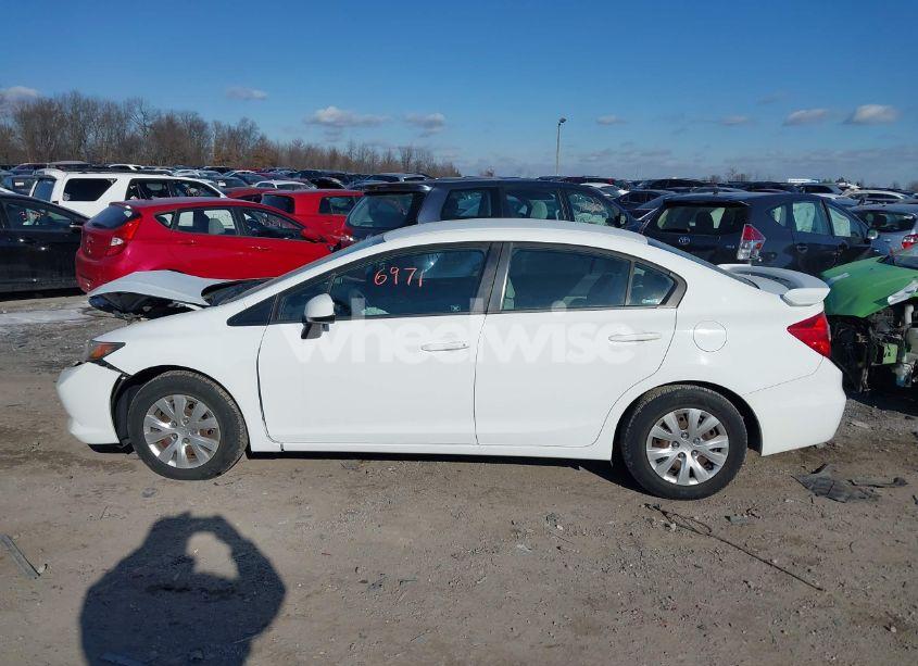 Photo 14 of 2012 Honda Civic SDN LX (VIN 19XFB2F56CE358962)