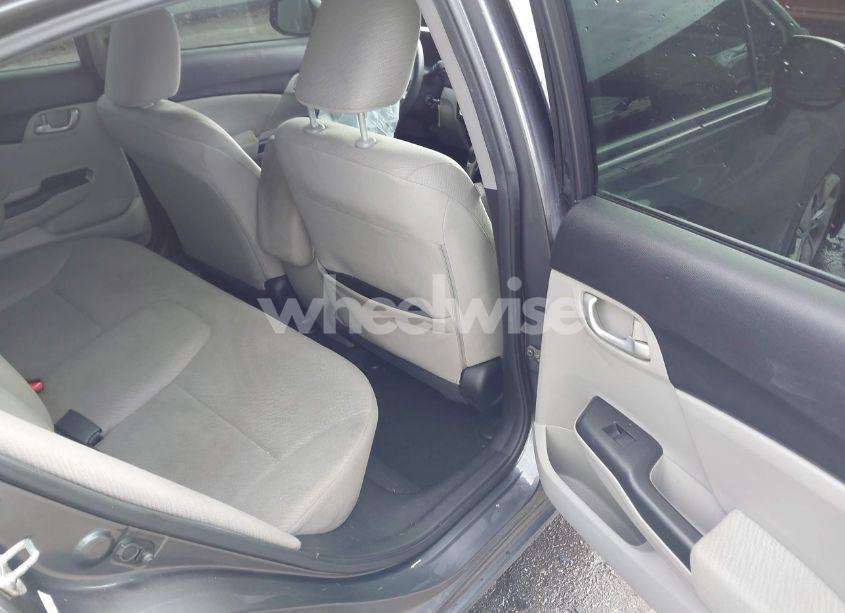 Photo 8 of 2013 Honda Civic LX (VIN 19XFB2F56DE097124)