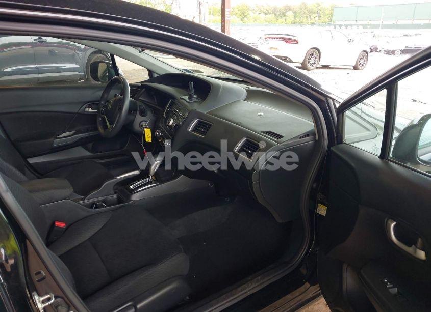 Photo 5 of 2013 Honda Civic LX (VIN 19XFB2F56DE216371)