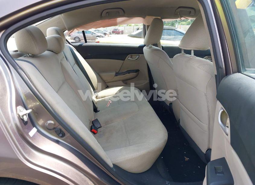 Photo 8 of 2013 Honda Civic LX (VIN 19XFB2F56DE292334)