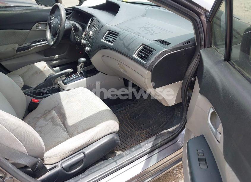 Photo 5 of 2014 Honda Civic LX (VIN 19XFB2F56EE008492)