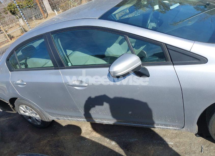 Photo 13 of 2014 Honda Civic LX (VIN 19XFB2F56EE010288)