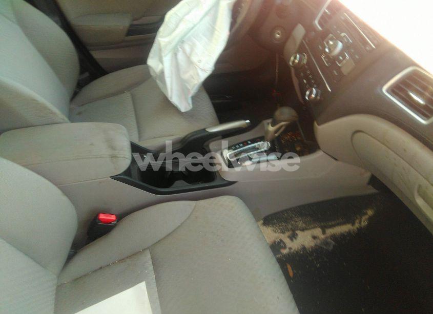 Photo 5 of 2014 Honda Civic LX (VIN 19XFB2F56EE035515)