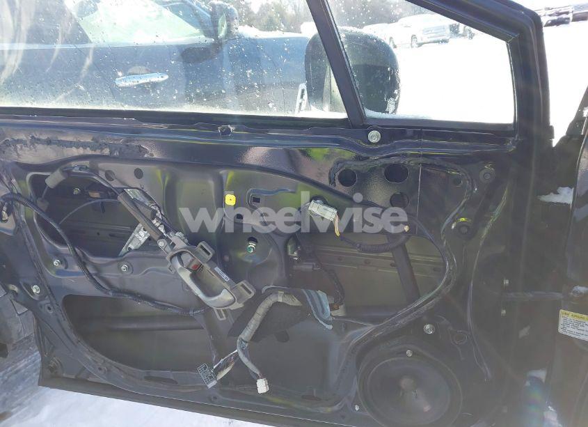 Photo 6 of 2014 Honda Civic LX (VIN 19XFB2F56EE270299)