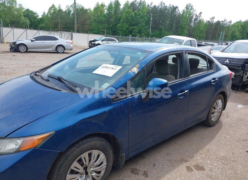 Photo 13 of 2012 Honda Civic LX (VIN 19XFB2F57CE005209)