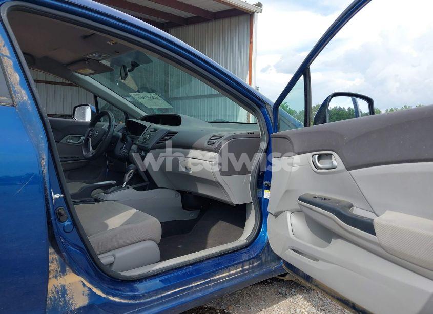 Photo 5 of 2012 Honda Civic LX (VIN 19XFB2F57CE005209)