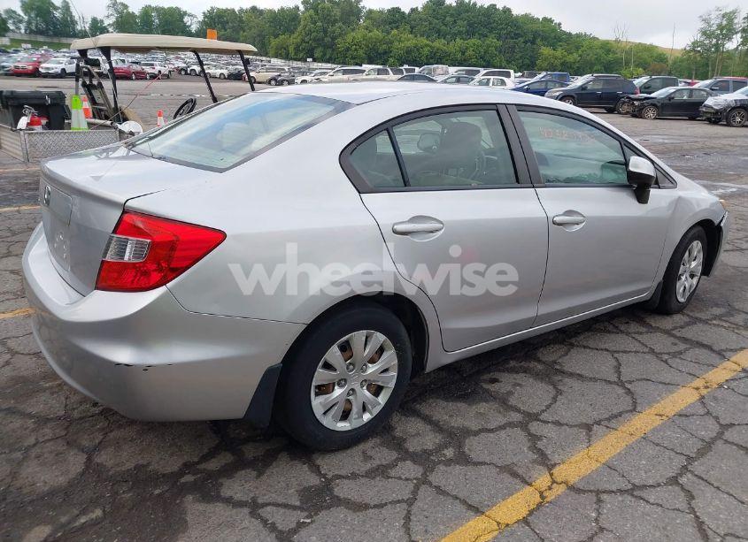 Photo 4 of 2012 Honda Civic LX (VIN 19XFB2F57CE030935)