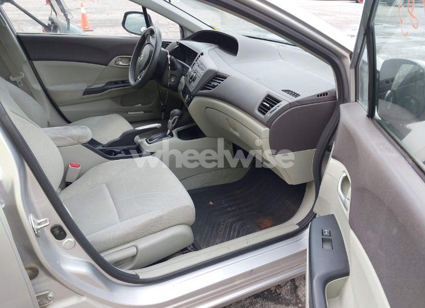 Photo 5 of 2012 Honda Civic LX (VIN 19XFB2F57CE030935)