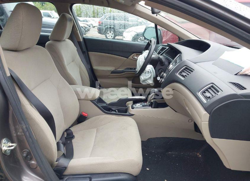 Photo 5 of 2013 Honda Civic LX (VIN 19XFB2F57DE071227)