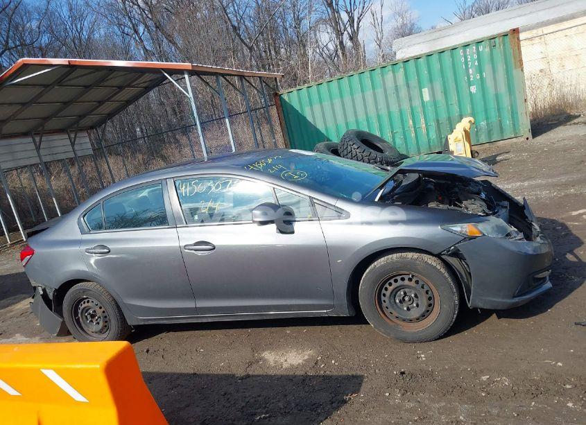 Photo 13 of 2013 Honda Civic LX (VIN 19XFB2F57DE211132)