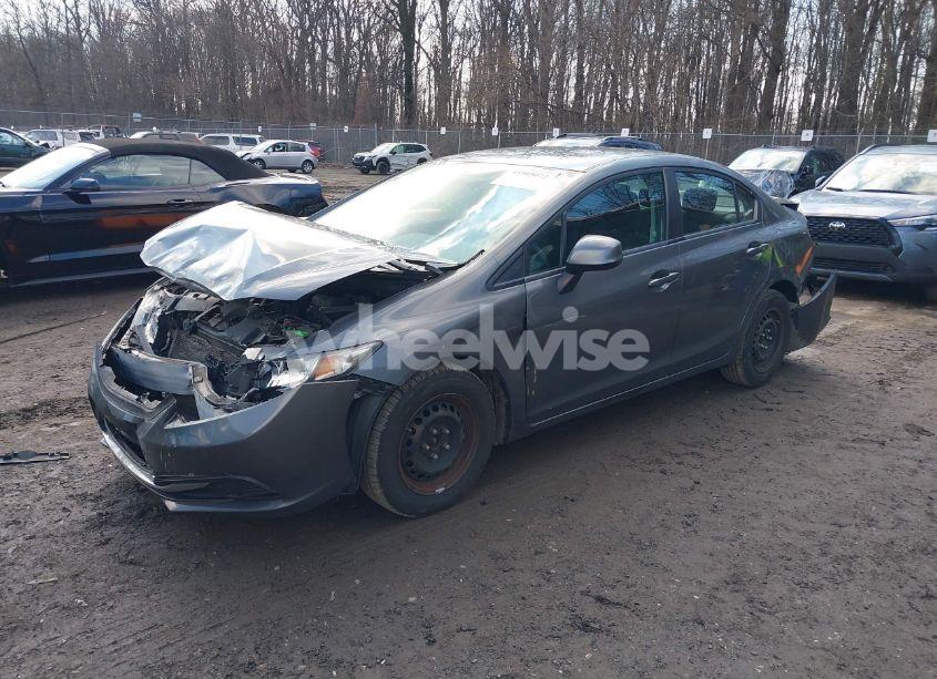 Photo 2 of 2013 Honda Civic LX (VIN 19XFB2F57DE211132)