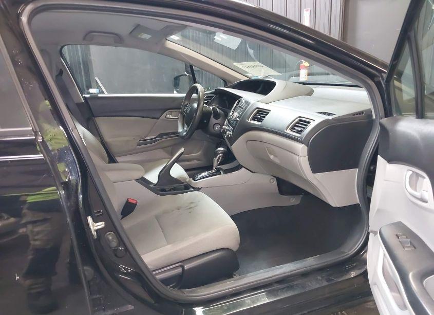 Photo 5 of 2013 Honda Civic LX (VIN 19XFB2F57DE275574)