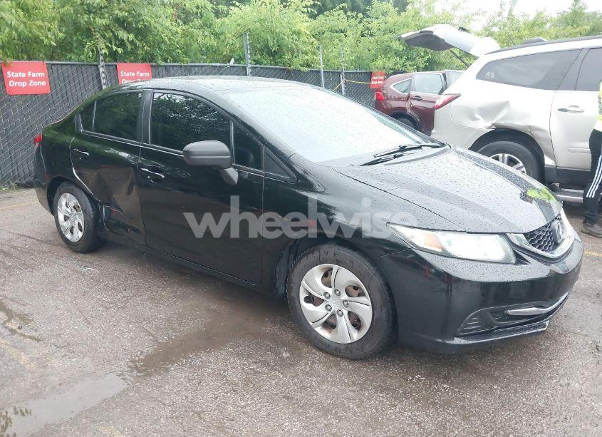 2015 Honda Civic LX (VIN 19XFB2F57FE099712) main photo