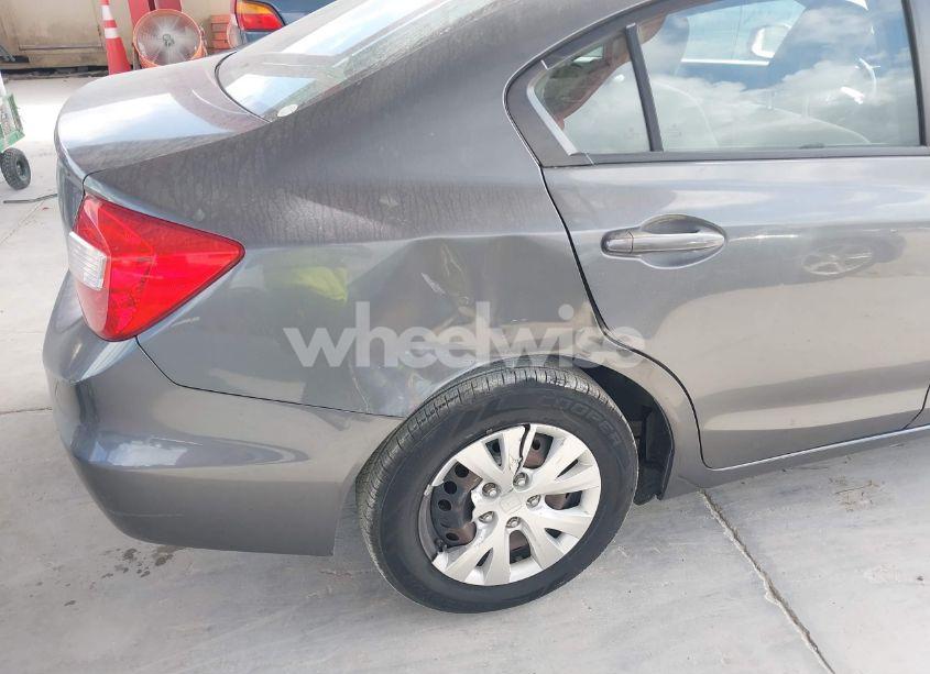 Photo 6 of 2012 Honda Civic LX (VIN 19XFB2F58CE005039)