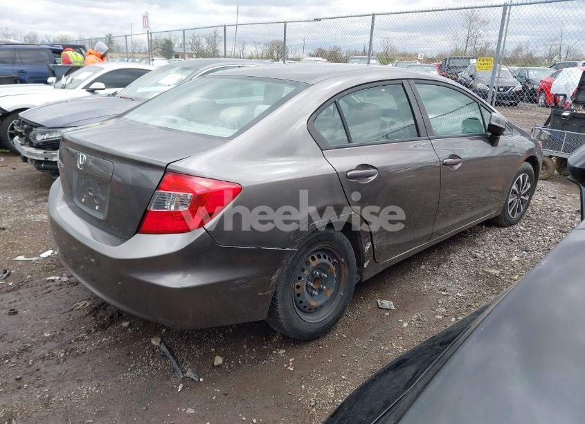 Photo 4 of 2012 Honda Civic LX (VIN 19XFB2F58CE080260)