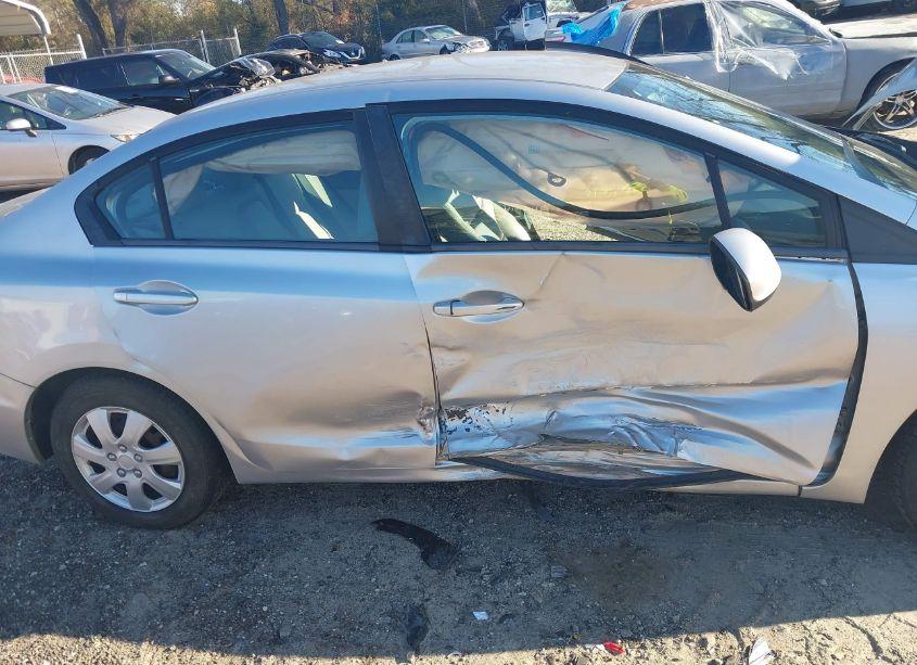 Photo 6 of 2013 Honda Civic LX (VIN 19XFB2F58DE013224)