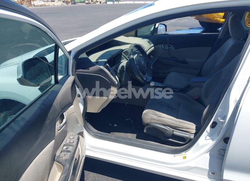 Photo 5 of 2013 Honda Civic LX (VIN 19XFB2F58DE047700)