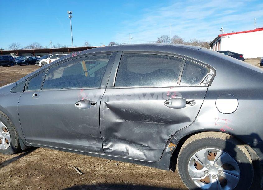 Photo 15 of 2013 Honda Civic LX (VIN 19XFB2F58DE048457)