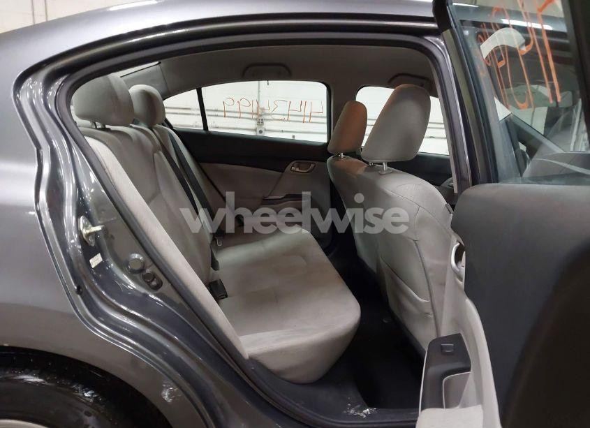 Photo 8 of 2013 Honda Civic LX (VIN 19XFB2F58DE096315)