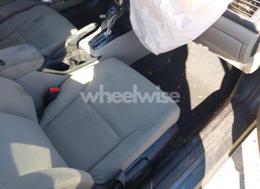 Photo 5 of 2013 Honda Civic LX (VIN 19XFB2F58DE245757)