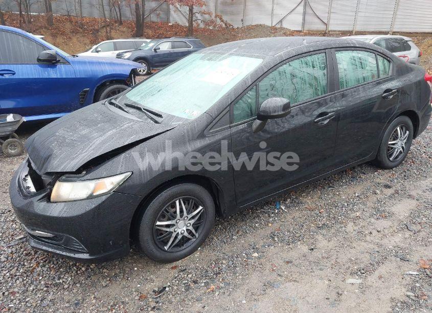 Photo 2 of 2013 Honda Civic LX (VIN 19XFB2F58DE245807)