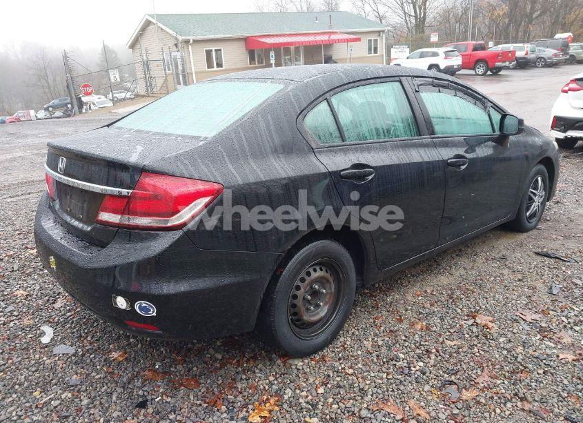 Photo 4 of 2013 Honda Civic LX (VIN 19XFB2F58DE245807)