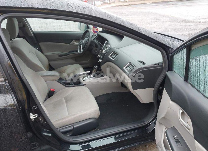 Photo 5 of 2013 Honda Civic LX (VIN 19XFB2F58DE245807)