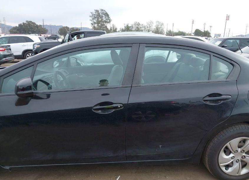 Photo 13 of 2013 Honda Civic LX (VIN 19XFB2F58DE260761)