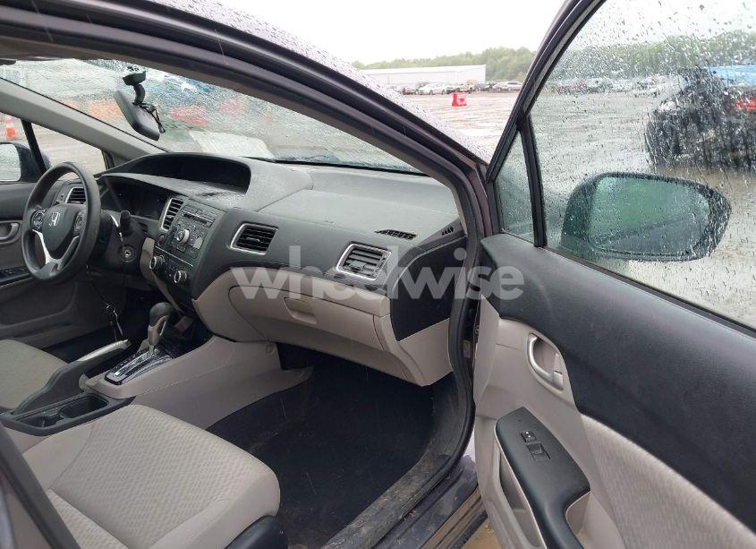 Photo 5 of 2014 Honda Civic LX (VIN 19XFB2F58EE031501)