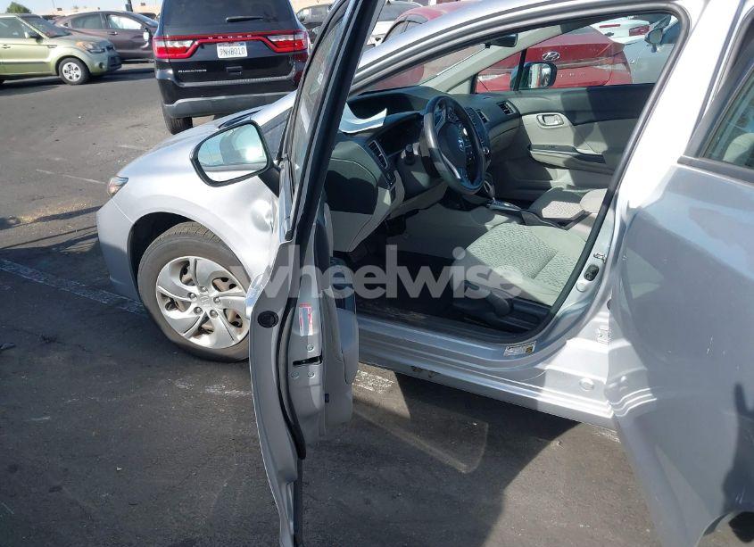 Photo 5 of 2014 Honda Civic LX (VIN 19XFB2F58EE242021)