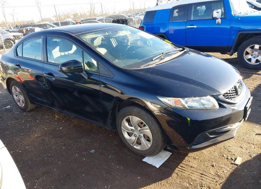 2015 Honda Civic LX (VIN 19XFB2F58FE013453) main photo