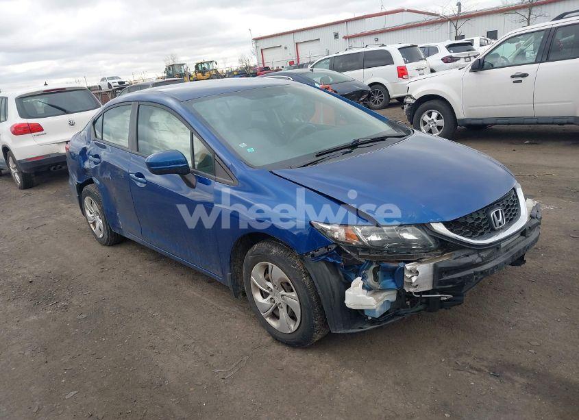 2015 Honda Civic LX (VIN 19XFB2F58FE075581) main photo