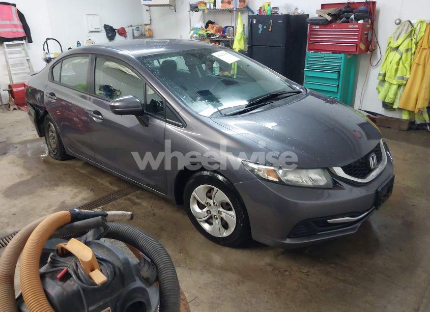 2015 Honda Civic LX (VIN 19XFB2F58FE082482) main photo
