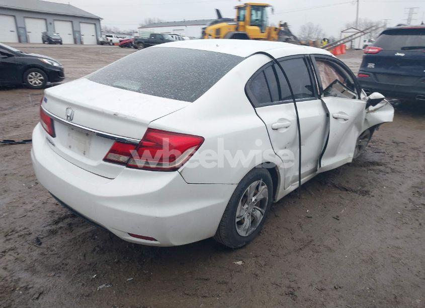Photo 4 of 2015 Honda Civic LX (VIN 19XFB2F58FE106697)
