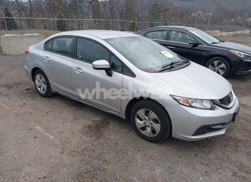 2015 Honda Civic LX (VIN 19XFB2F58FE203849) main photo